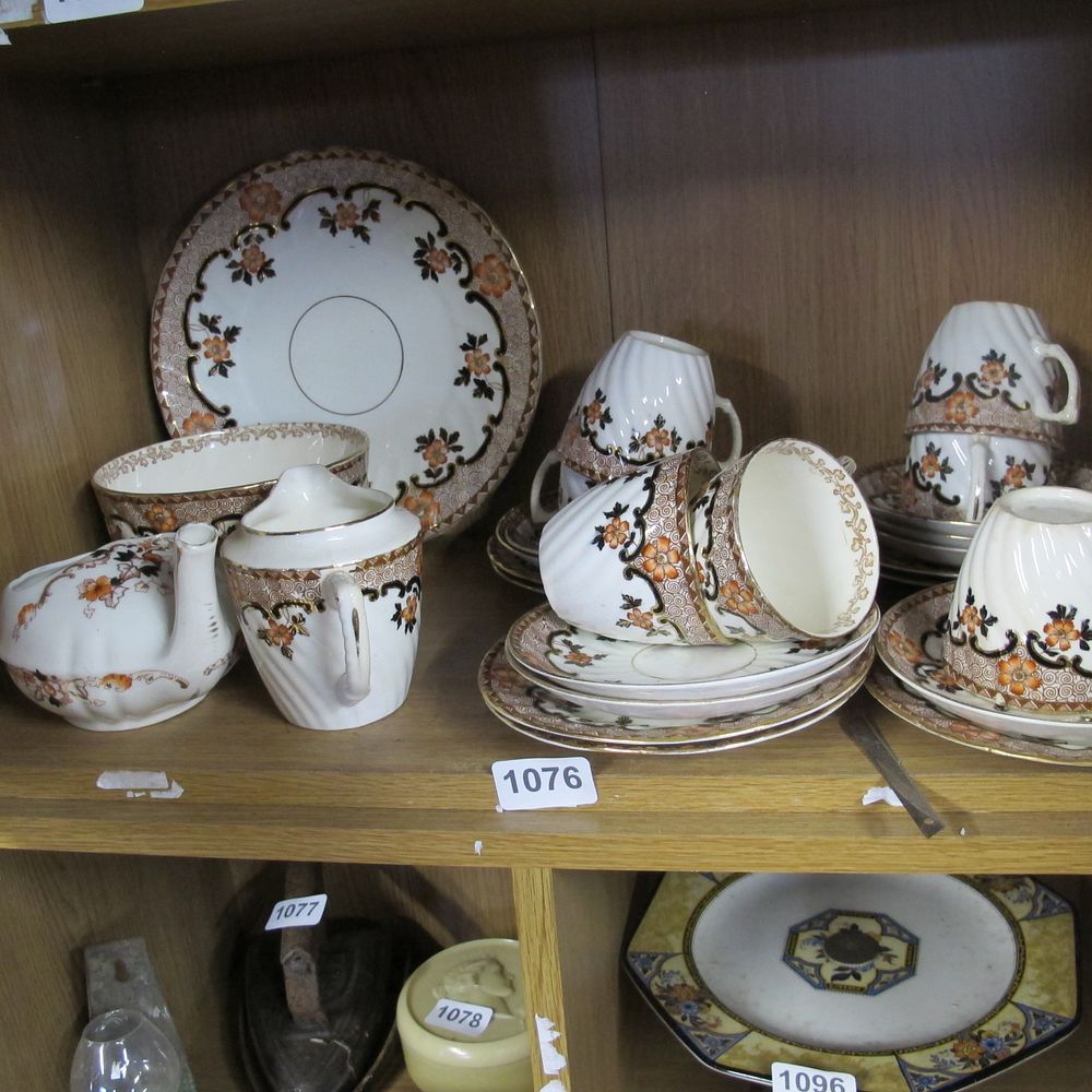 Lot 1076: Chinaware to include teacup trios 