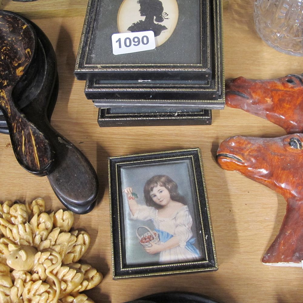 Lot 1090: Framed silhouette pictures 