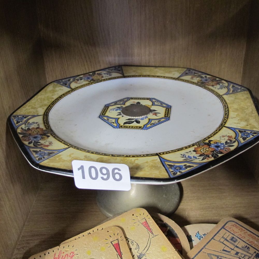 Lot 1096: Metal and ceramic cake soup 