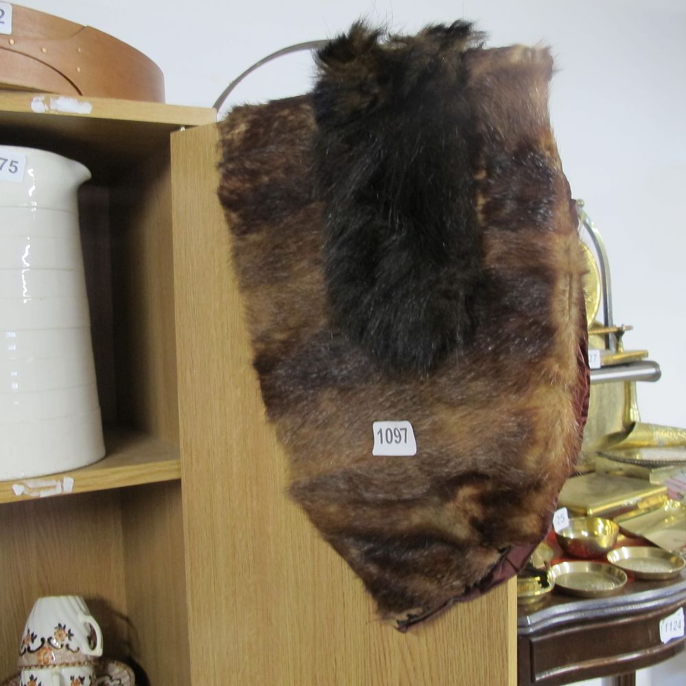 Lot 1097: Fur shawls 