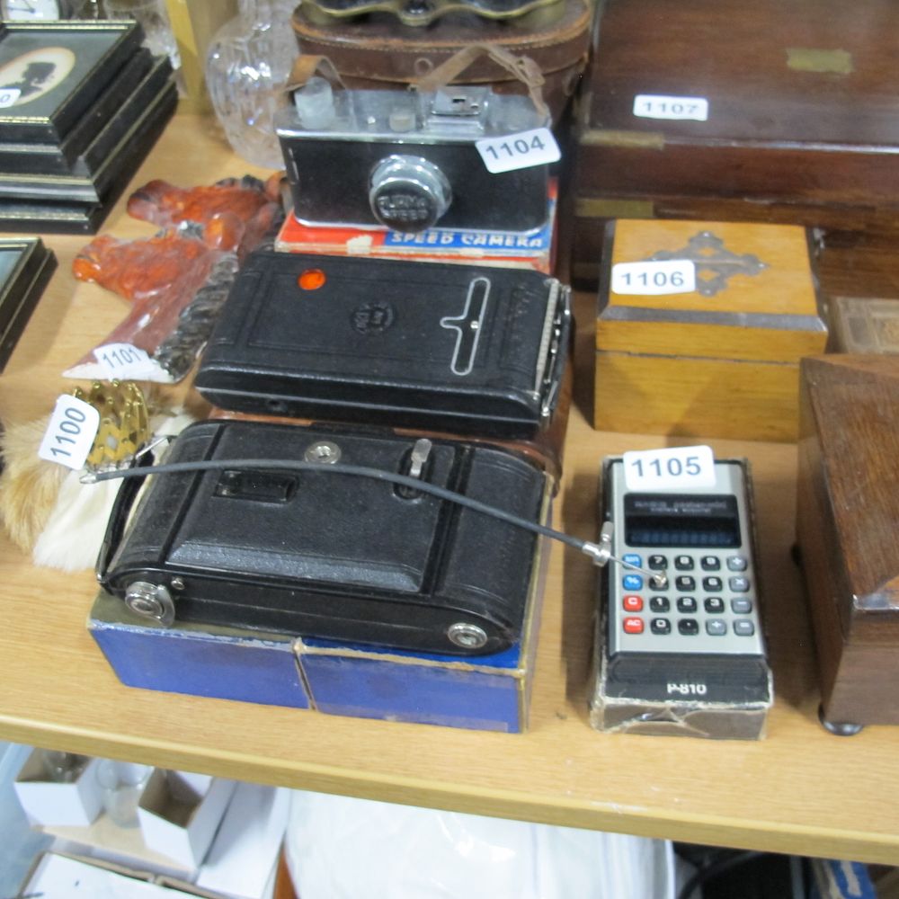 Lot 1104: Qty of Vintage cameras including Voitlander