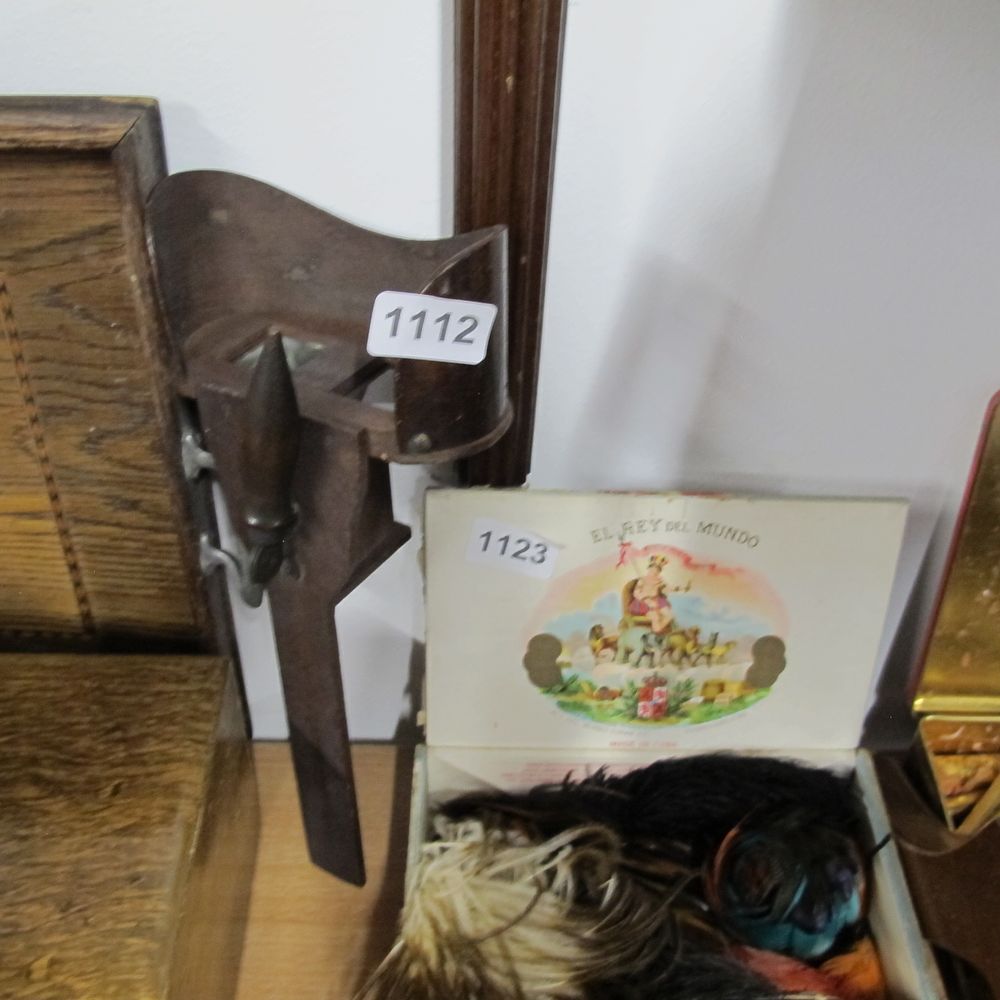 Lot 1112: antique wooden slide viewer