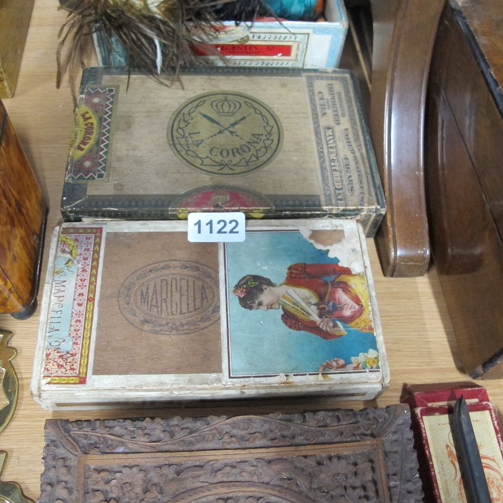 Lot 1122: Vintage cigar boxes