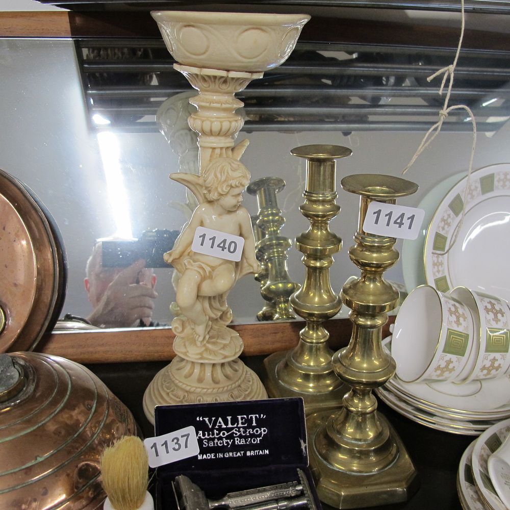 Lot 1140: Cherub holder
