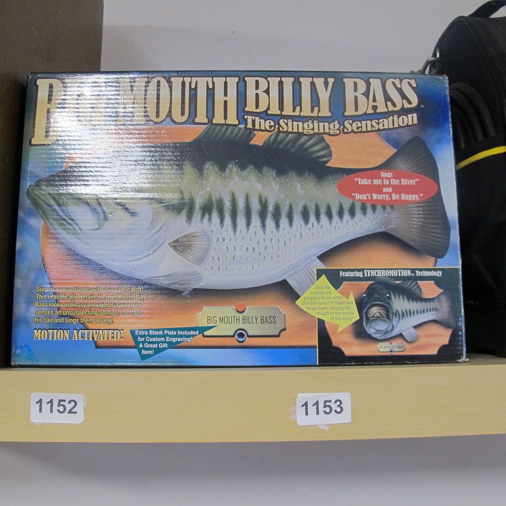 Lot 1153: Retro new in box Billy Bass singing fish