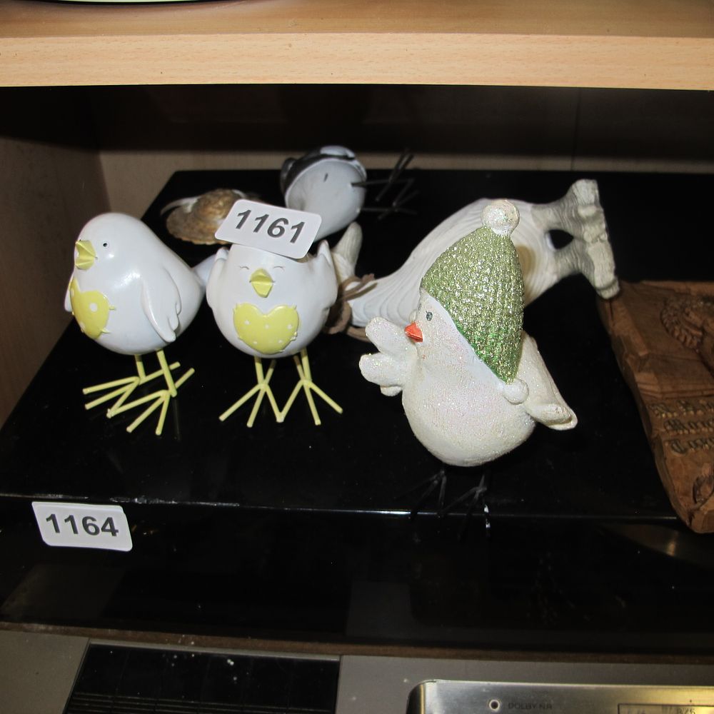 Lot 1161: Chick figures