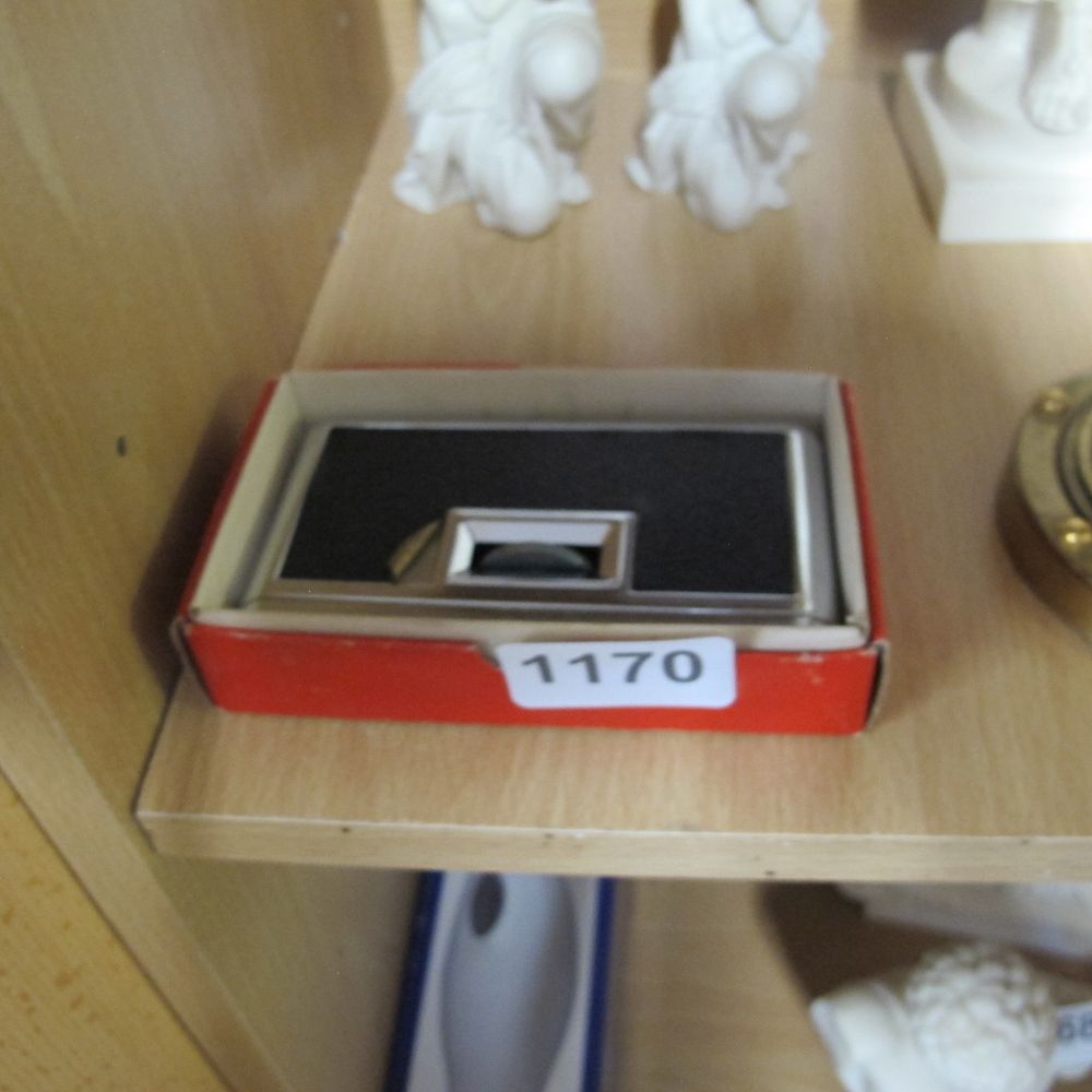 Lot 1170: boxed set of opera binoculars