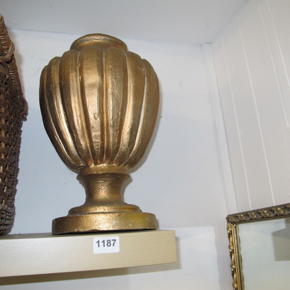 Lot 1187: Painted vase