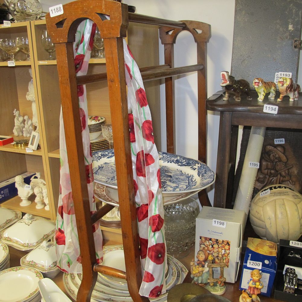 Lot 1188: Wooden towel rail