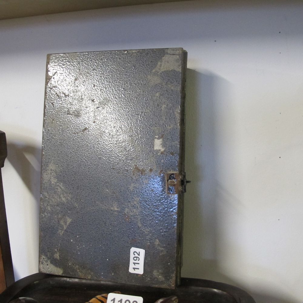 Lot 1192: Metal box