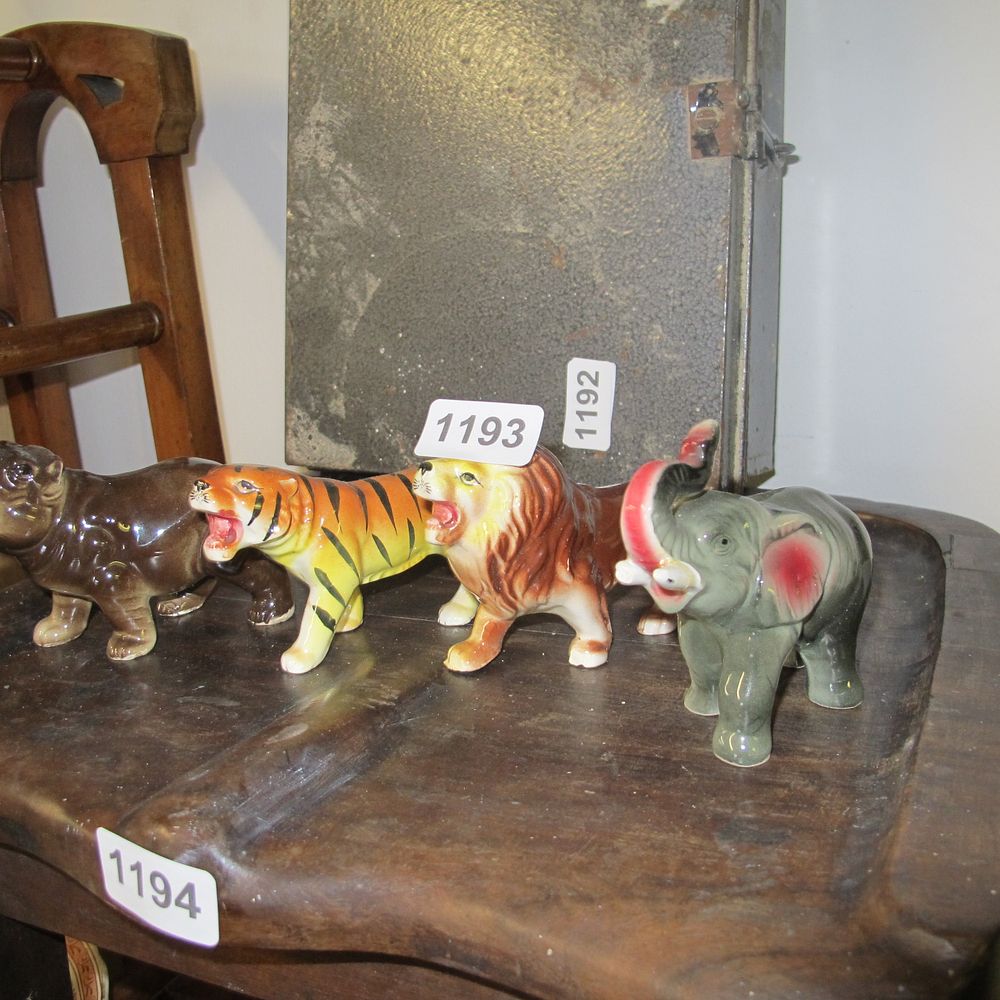 Lot 1193: Ceramic animals