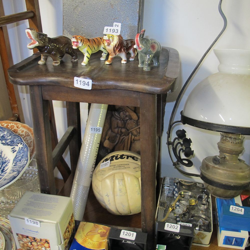 Lot 1194: Stool
