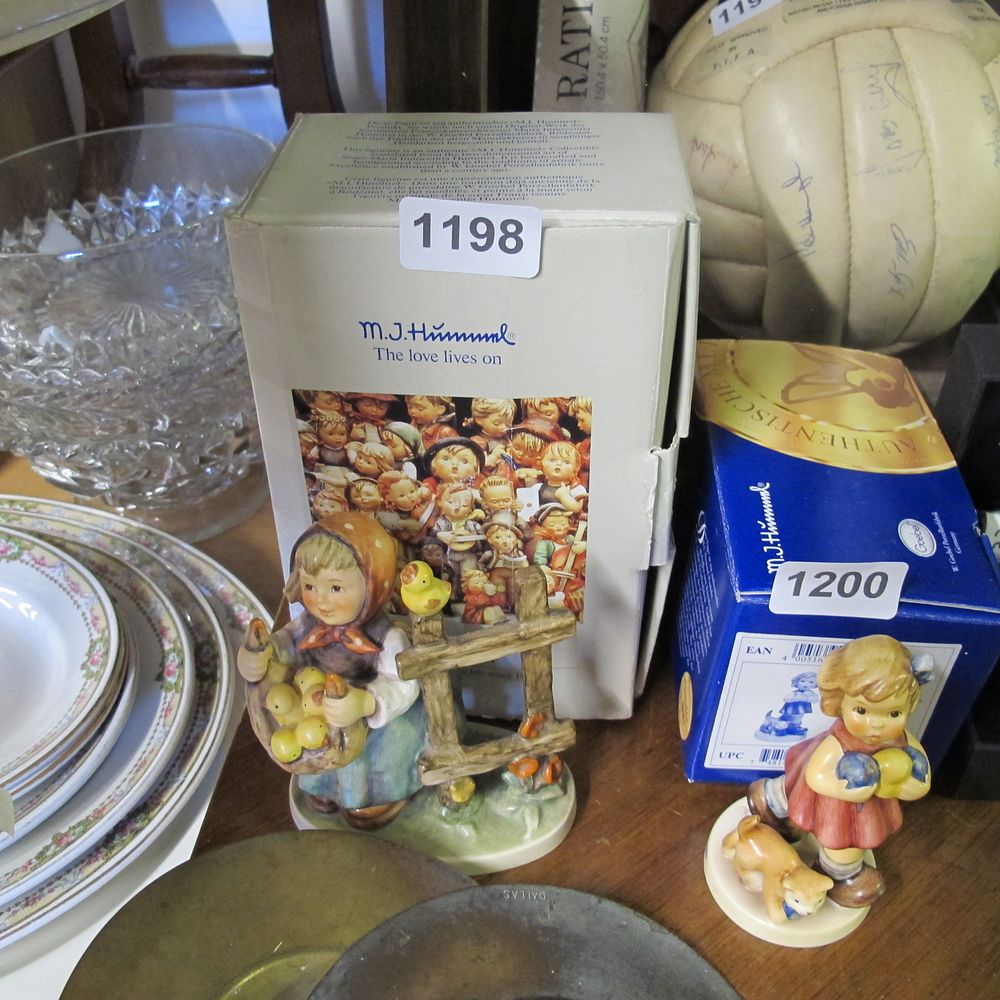 Lot 1198: Boxed Hummel figurine