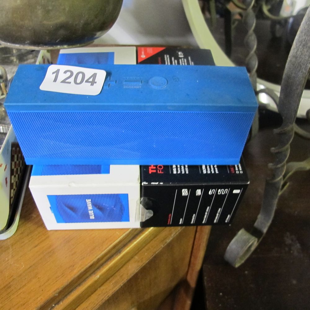Lot 1204: Bluetooth speaker