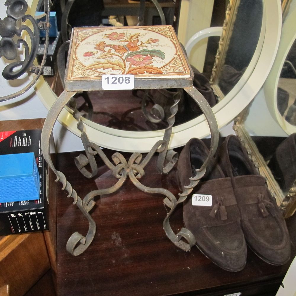 Lot 1208: exqusite Tile topped hall plant stand