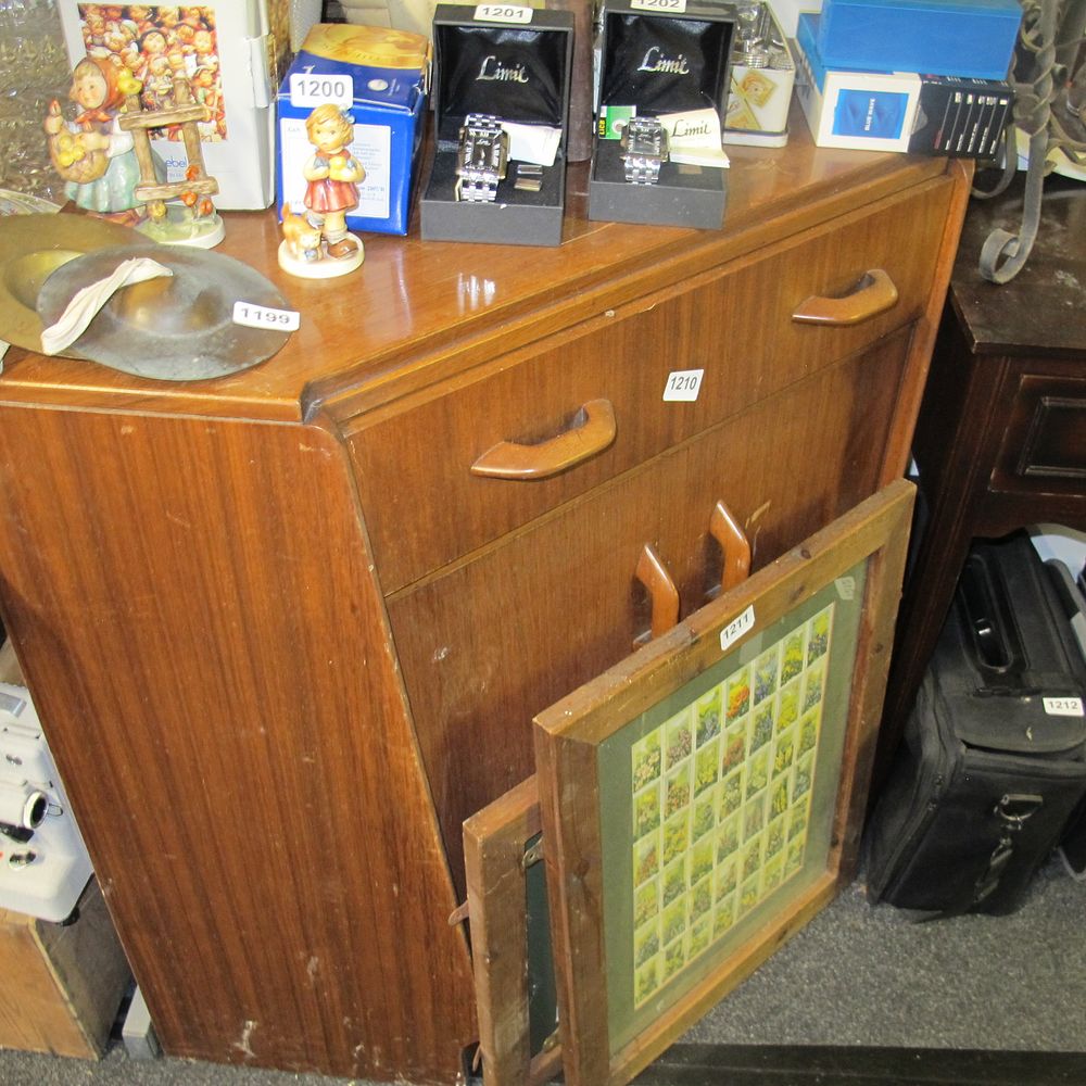 Lot 1210: Corner cupboard