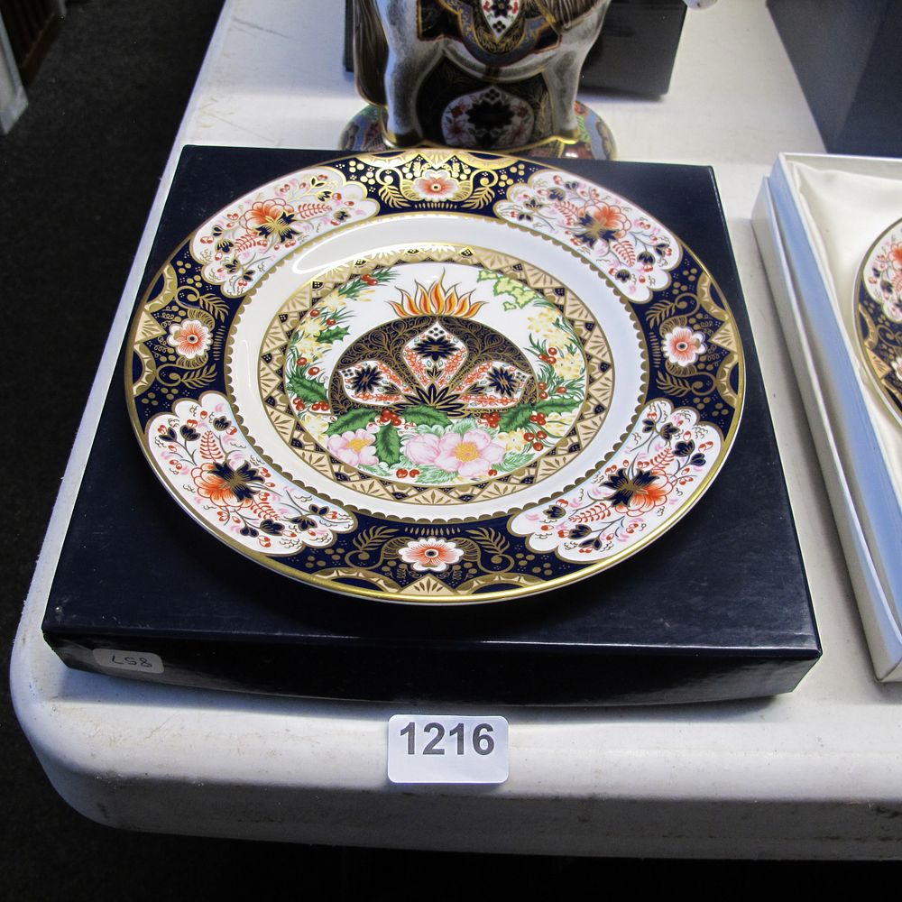 Lot 1216: Boxed Royal Crown Derby Christmas plate 1997