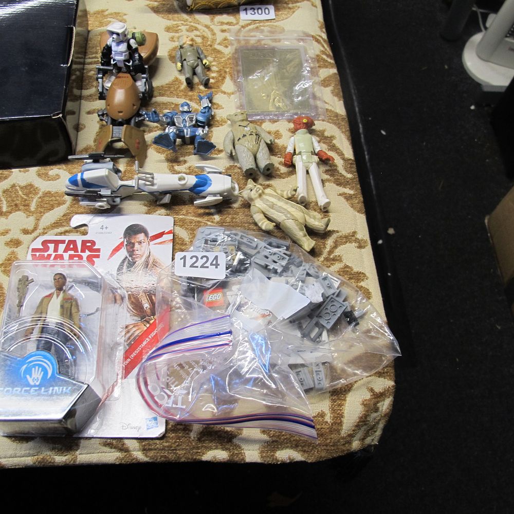 Lot 1224: Qty Star Wars figures