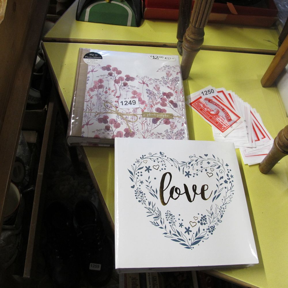 Lot 1249: Photo albums