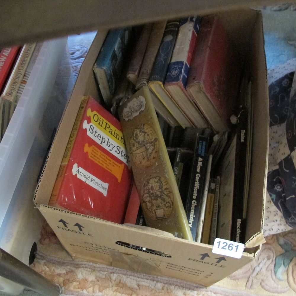 Lot 1261: Box of books