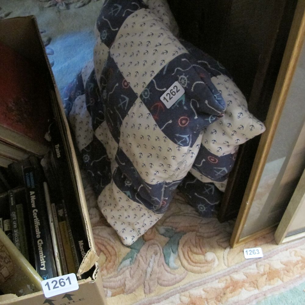 Lot 1262: 2 cushions