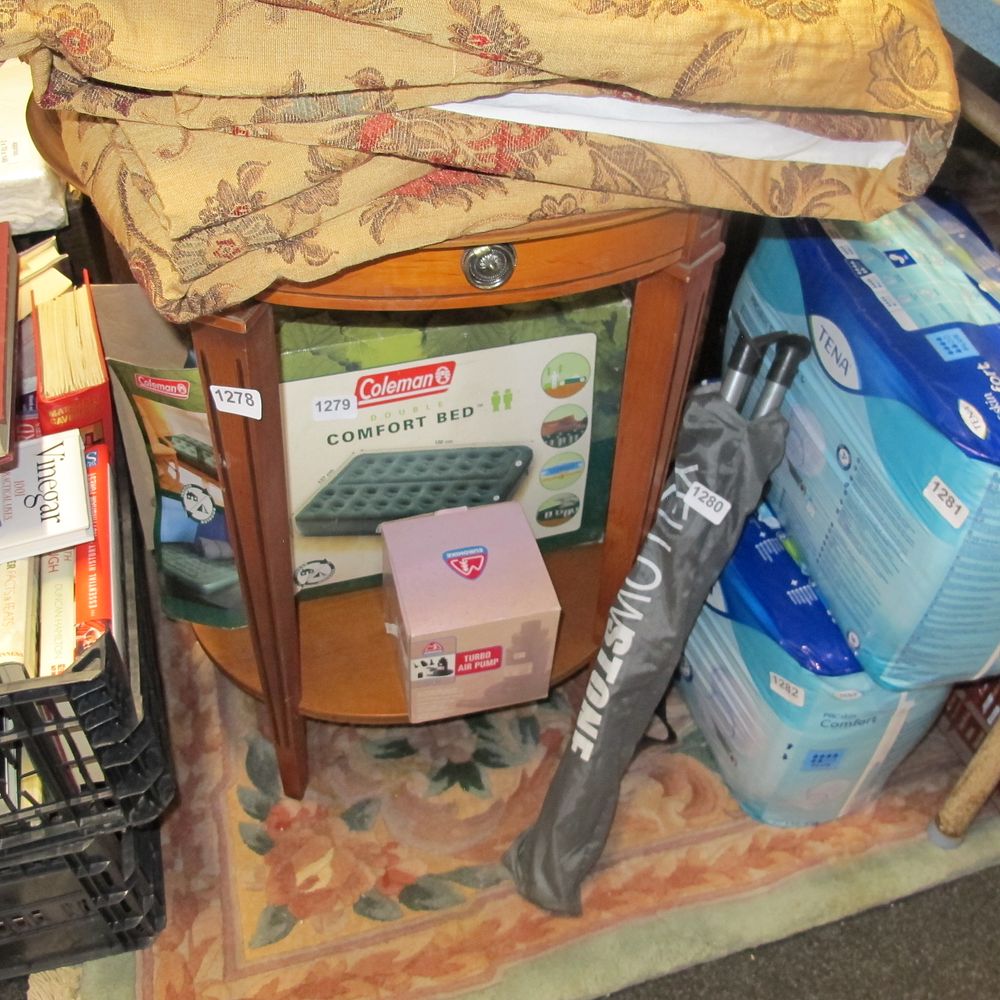 Lot 1278: Table