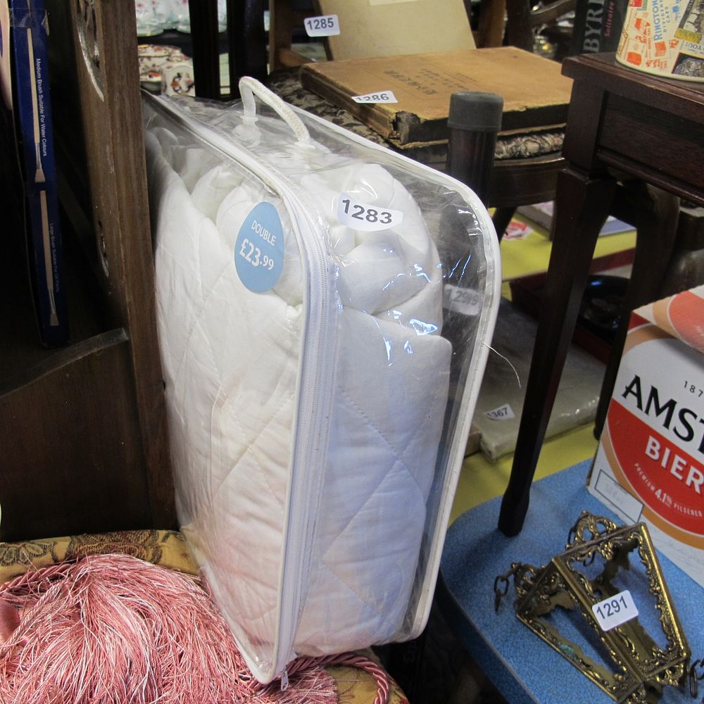 Lot 1283: Double mattress protector