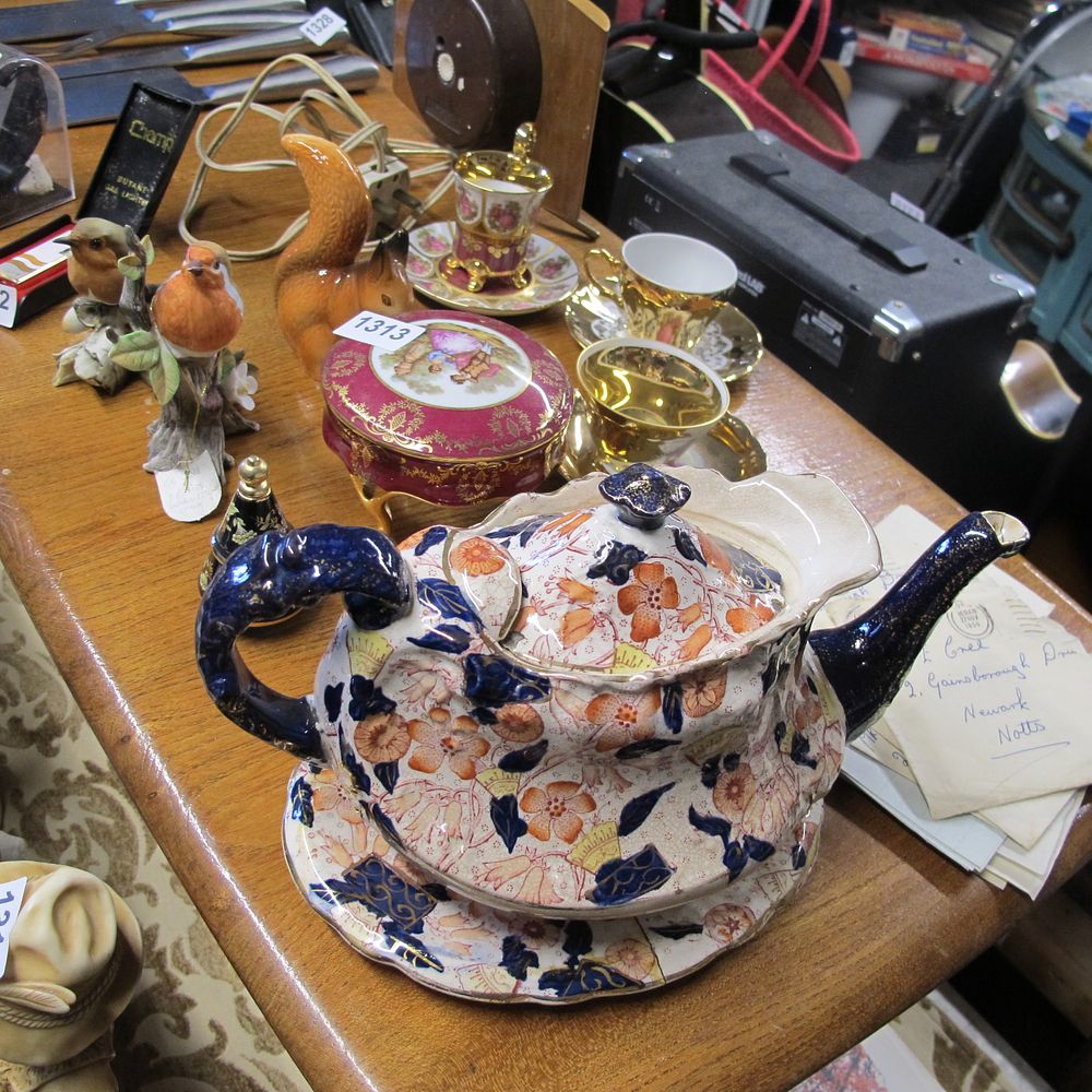 Lot 1313: Qty of ceramics