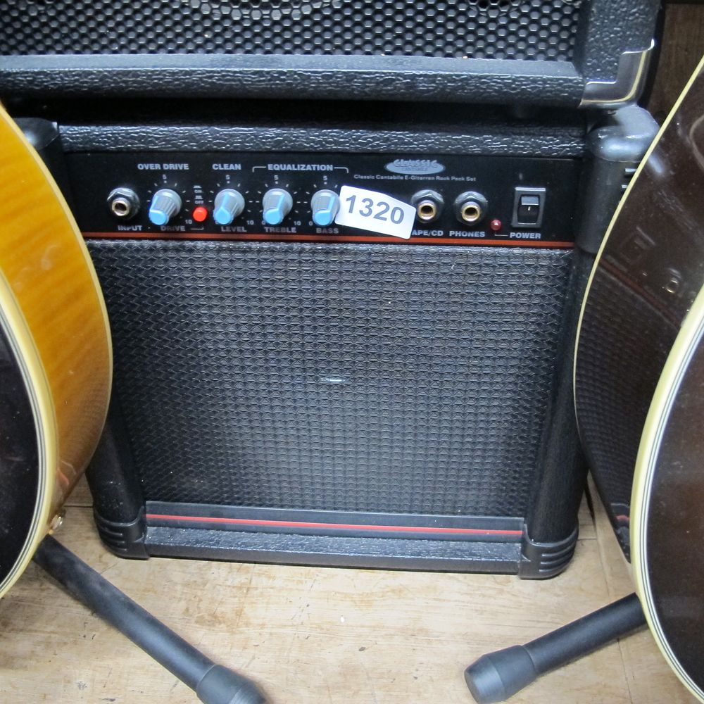 Lot 1320: Solena Lab CD G860T Guitar amp