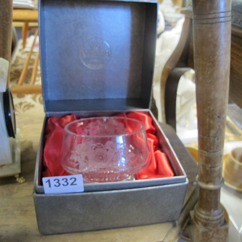 Lot 1332: Boxed crystal bowl