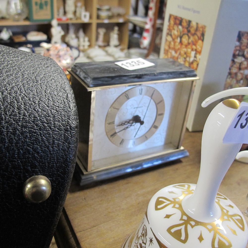 Lot 1335: Mantel clock