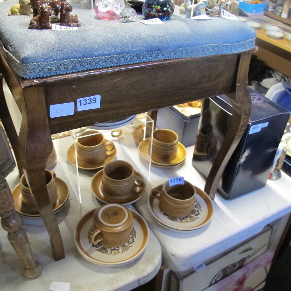 Lot 1339: Stool