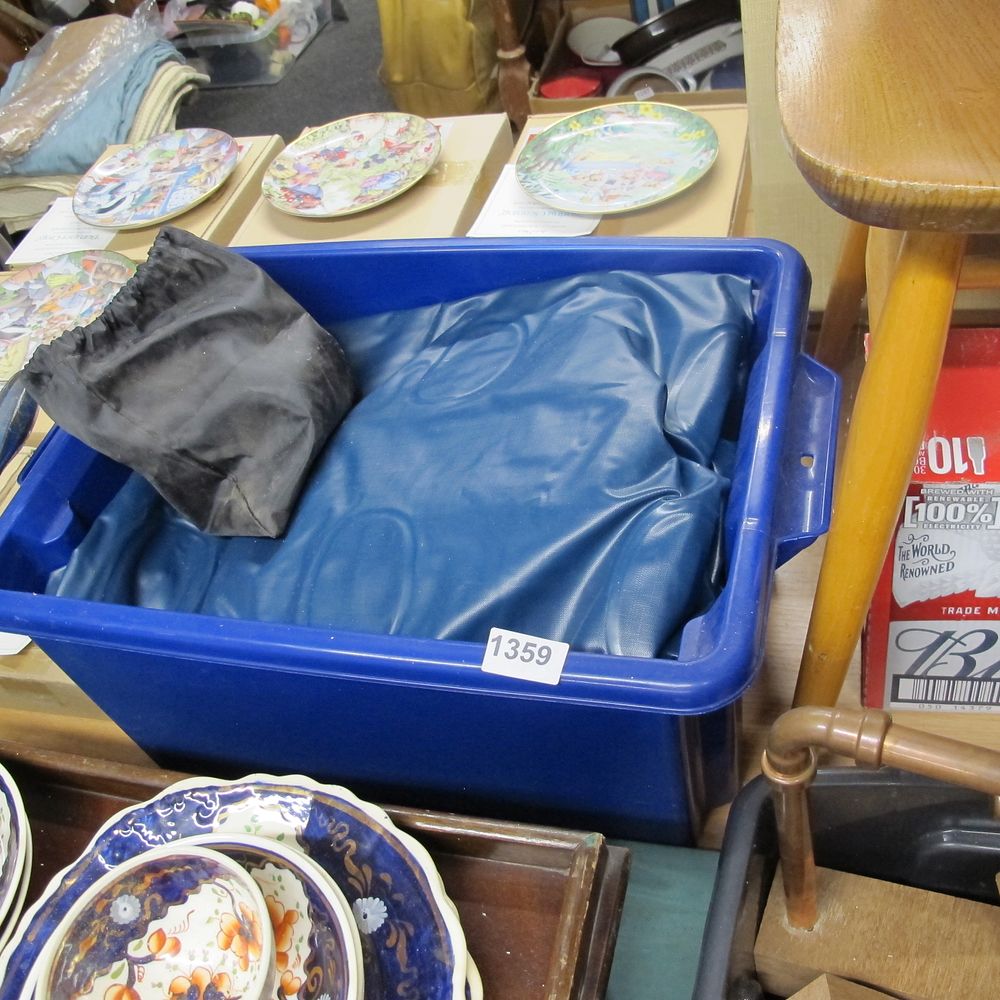 Lot 1359: Air bed