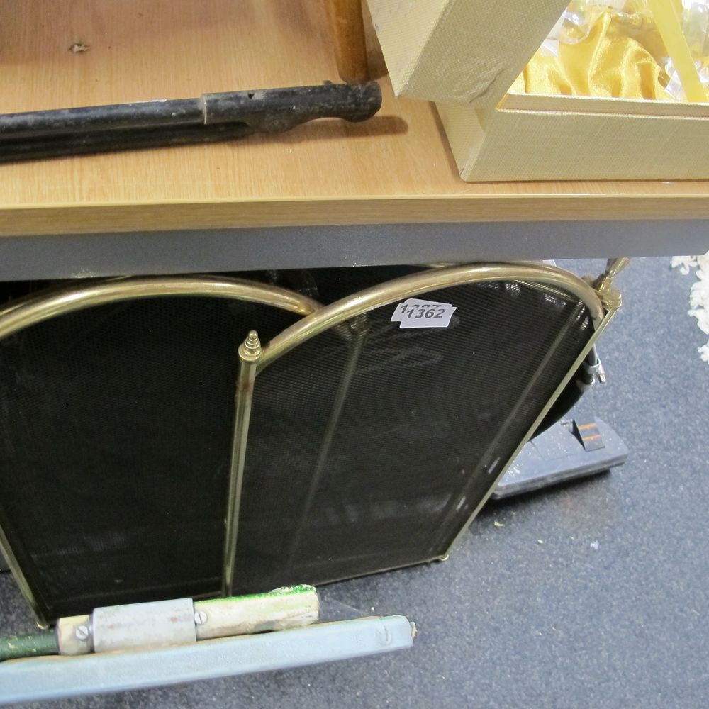 Lot 1362: Fire guard