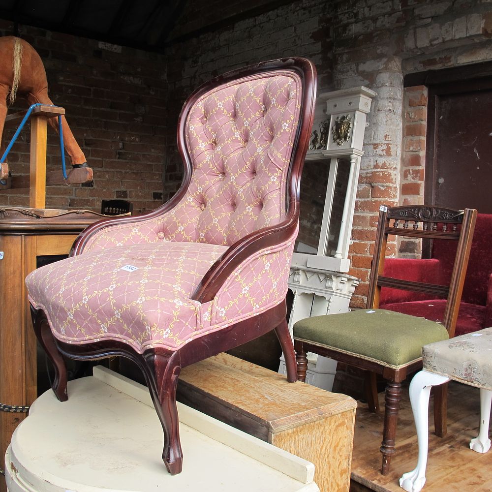Lot 1382: Sitting chair
