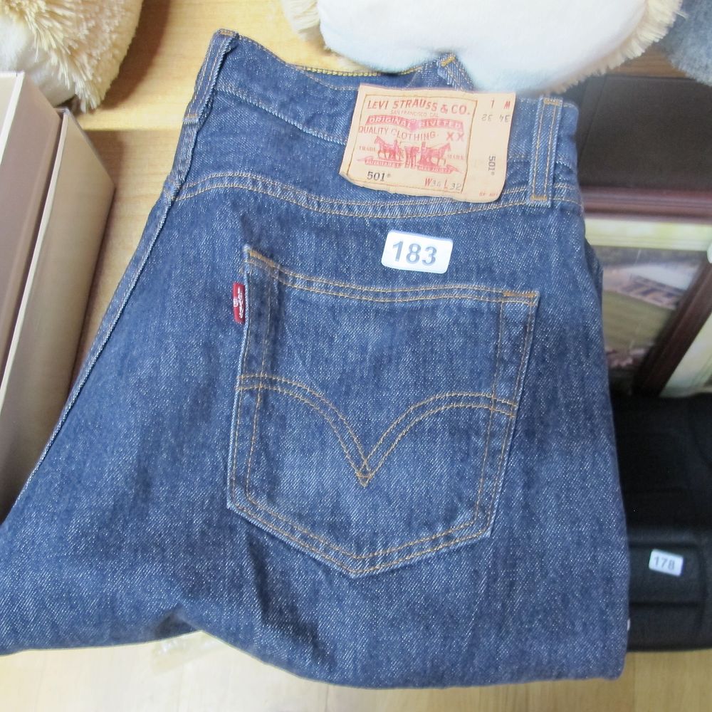 Lot 183: Levi 501's w34 l32