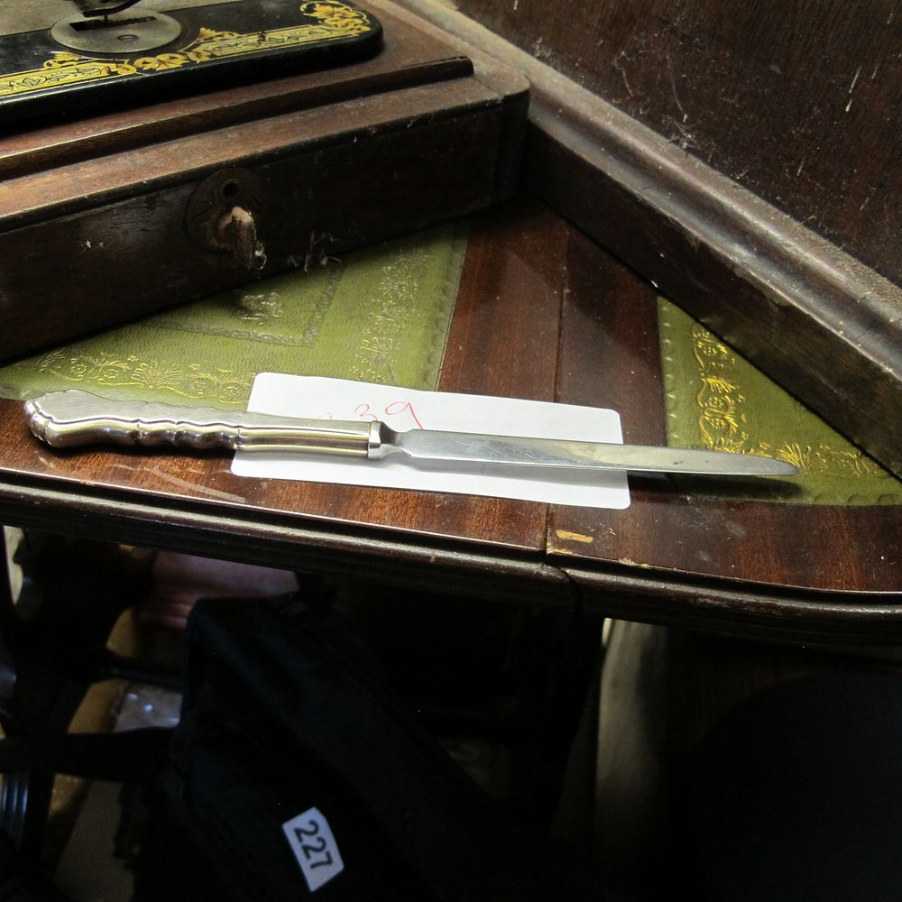 Lot 239: vintage knife