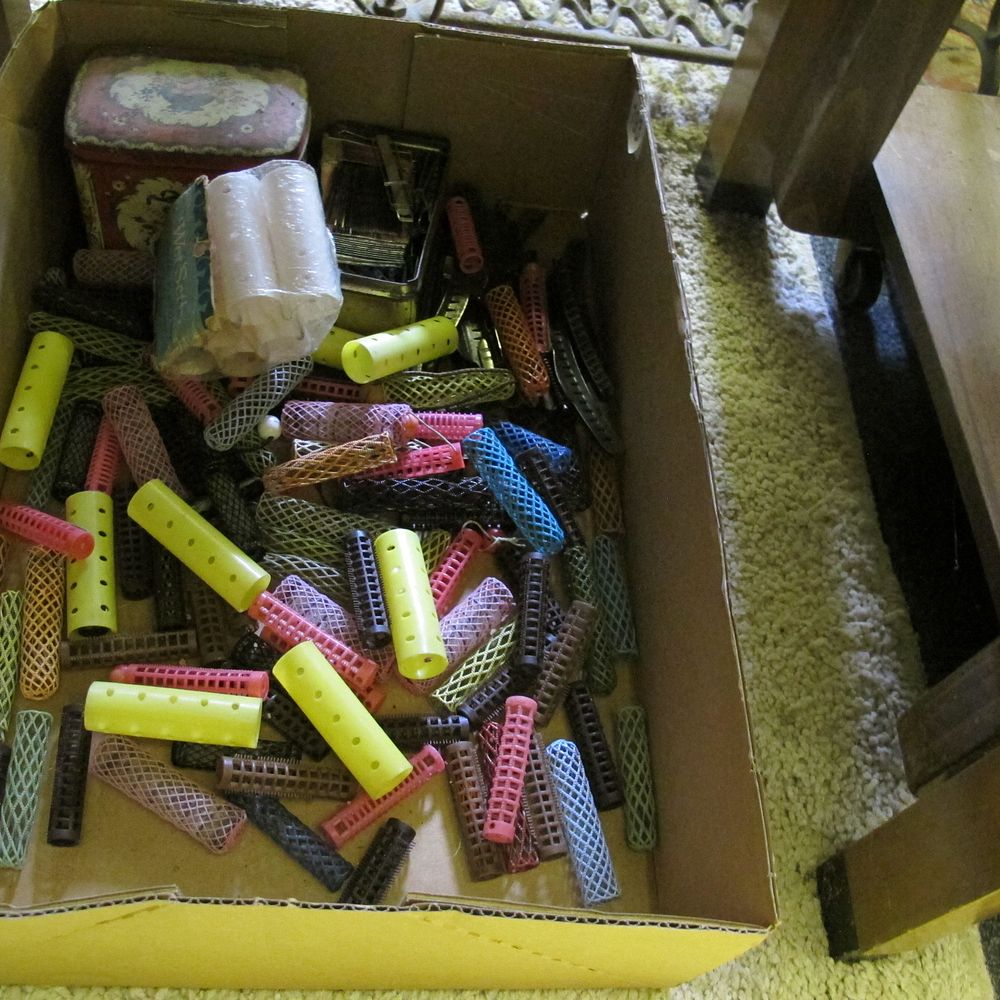 Lot 247: large box of vintage hair curlers