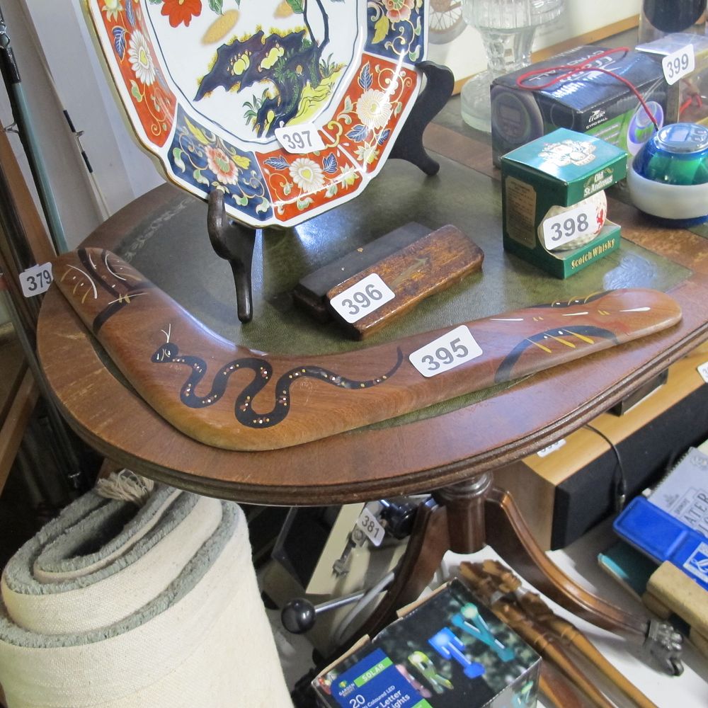 Lot 395: Boomerang