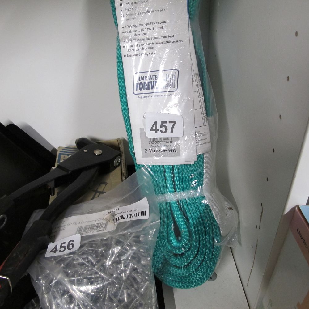Lot 457: new ratchet strap