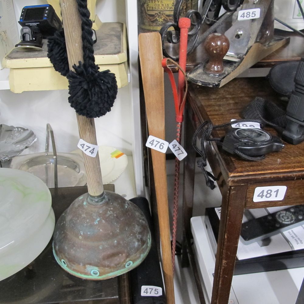 Lot 476: XL wooden shoe horn