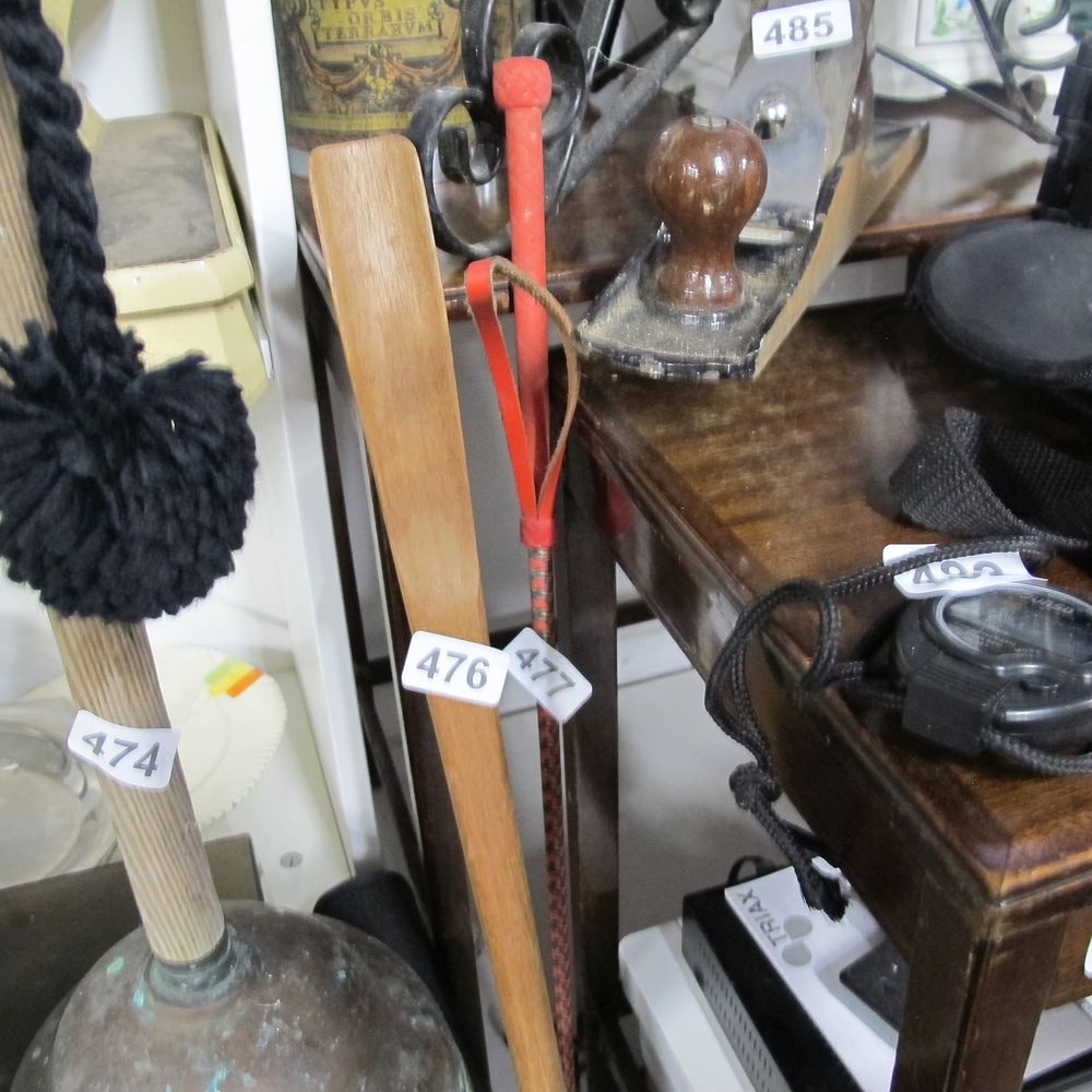 Lot 477: riding crop