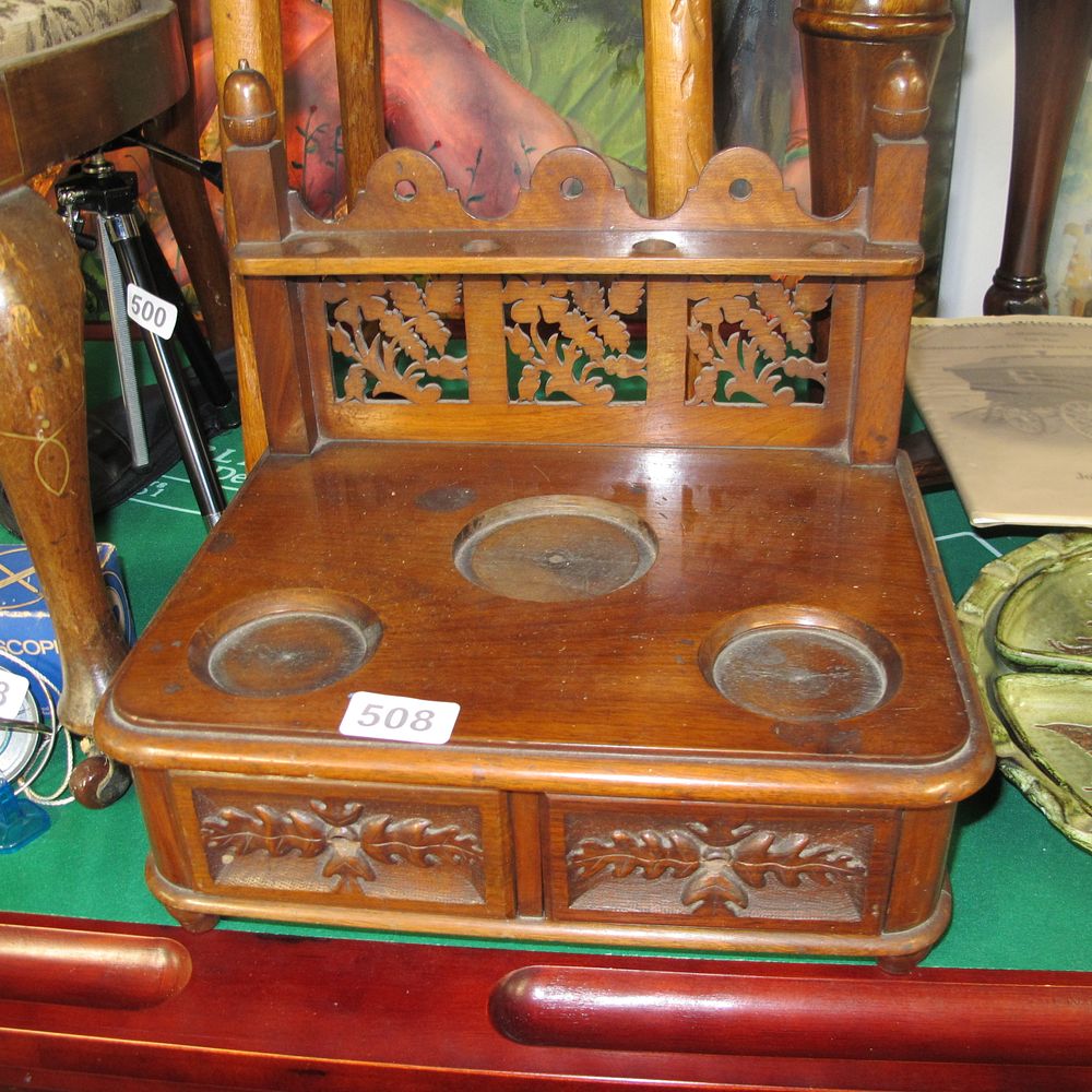 Lot 508: Decorative pipe stand