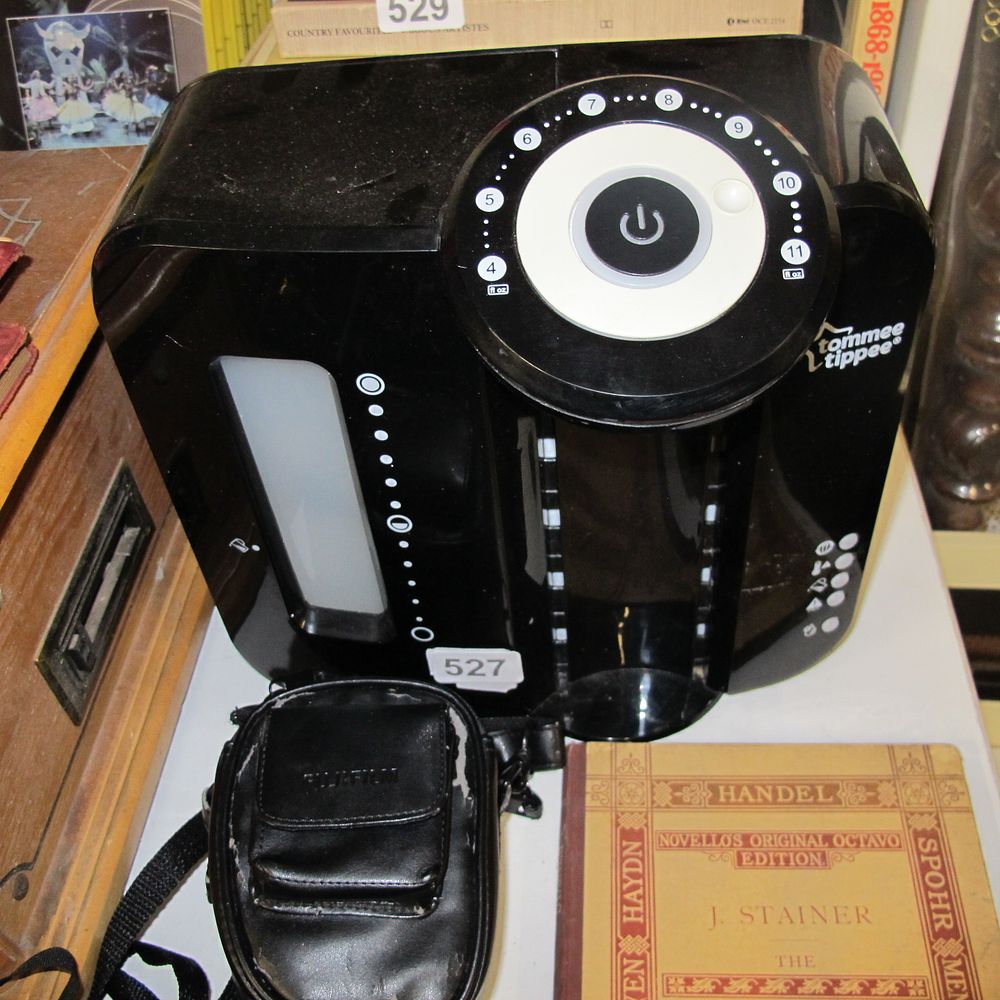 Lot 527: Tommee Tippee bottle maker