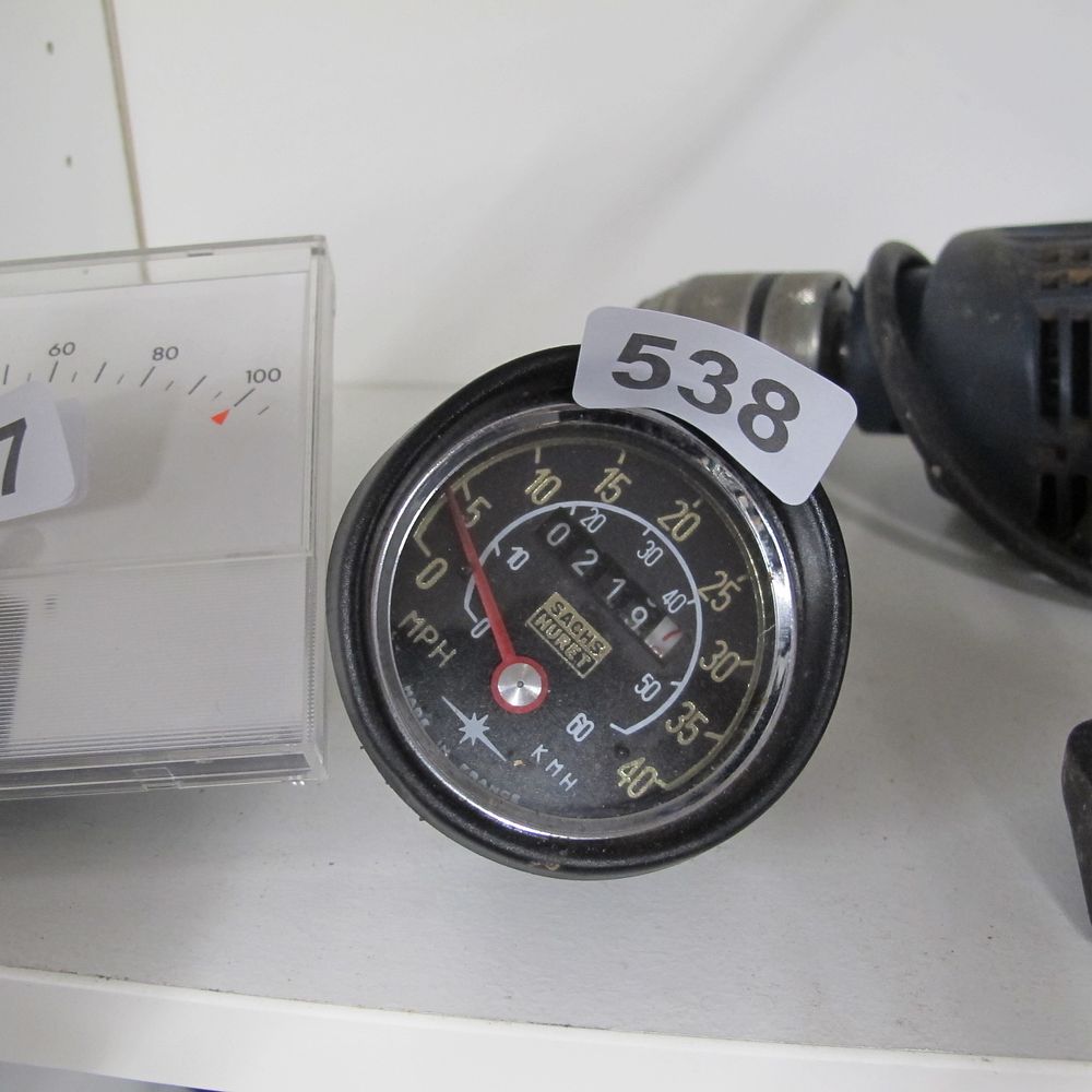 Lot 538: Speedometer