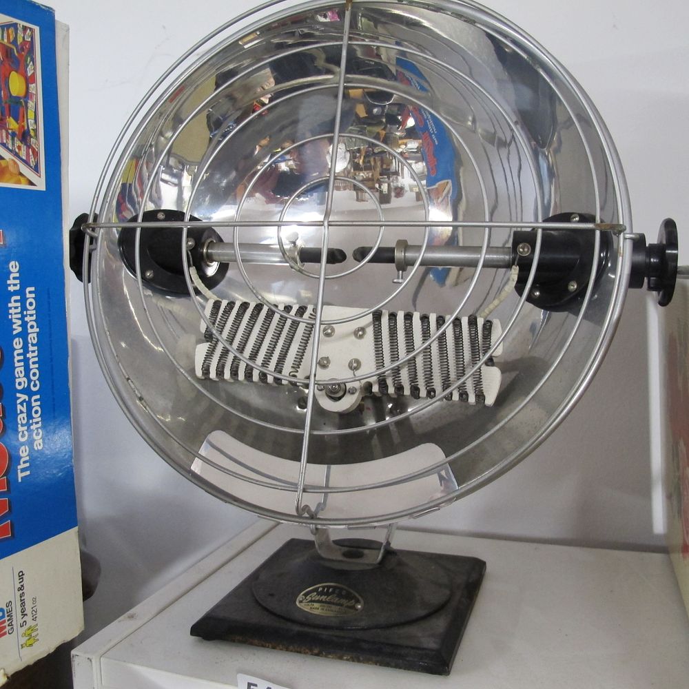 Lot 542: Vintage Pifco sun lamp
