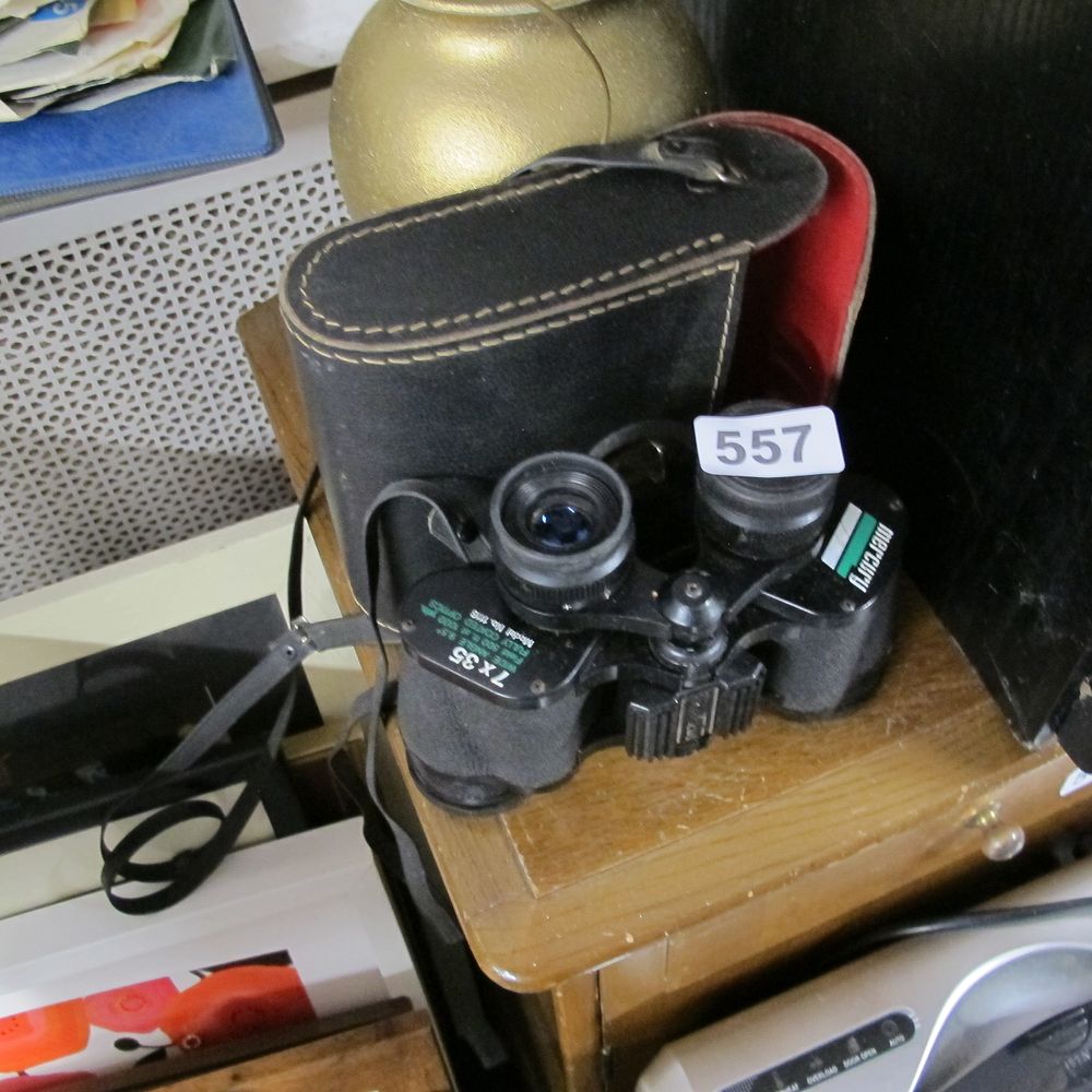 Lot 557: Mercury 7 x 35 binoculars with case