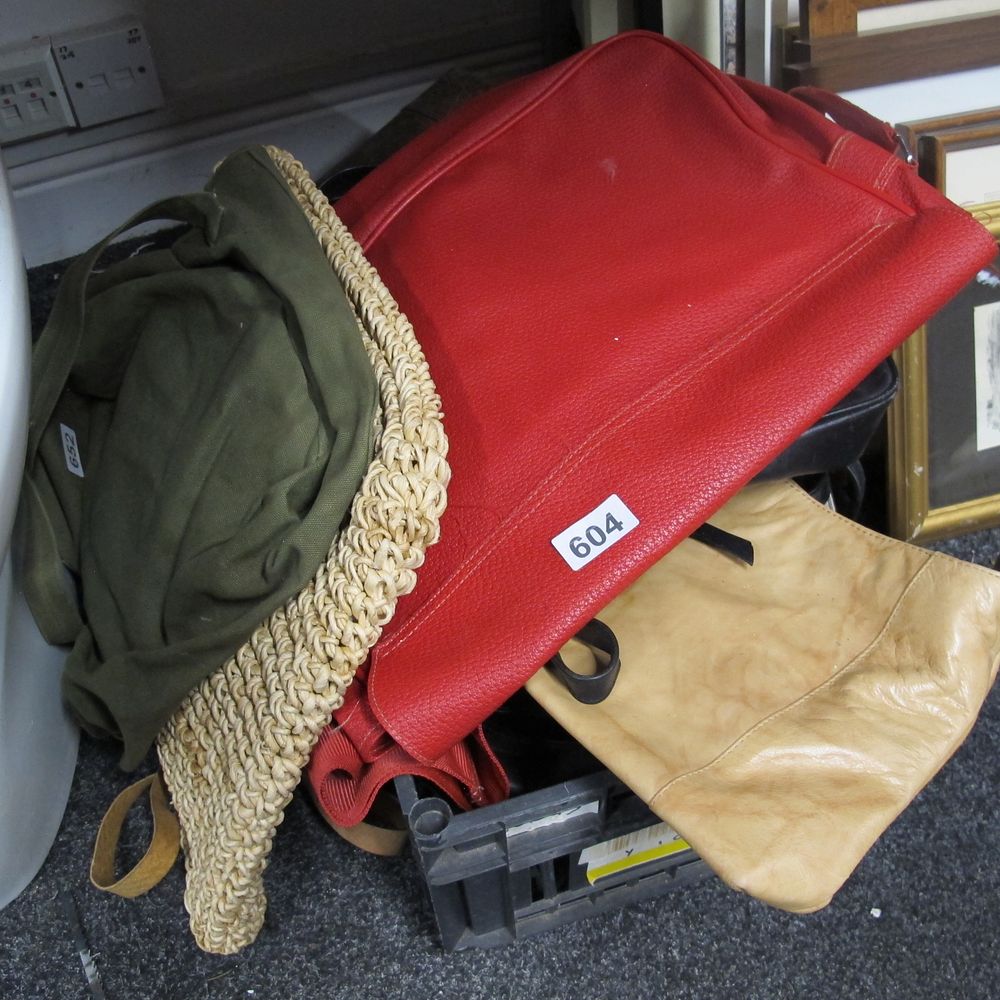 Lot 604: Qty of bags