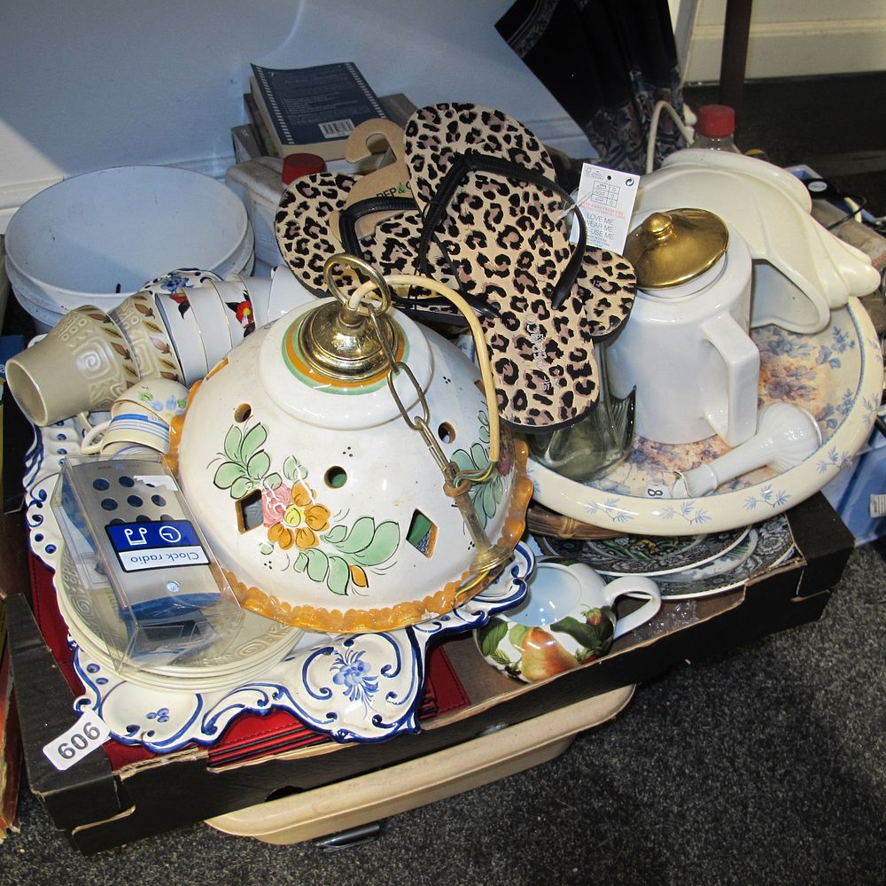 Lot 606: Box of misc