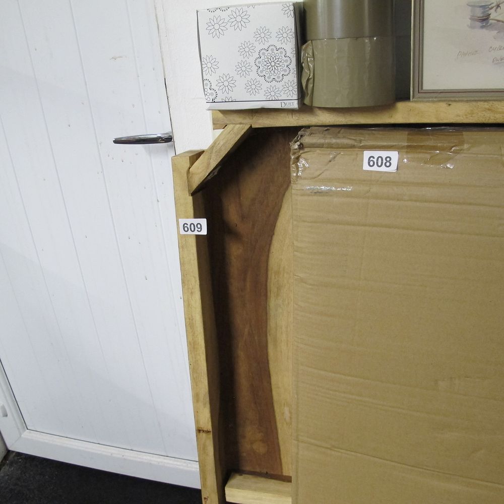 Lot 609: Table